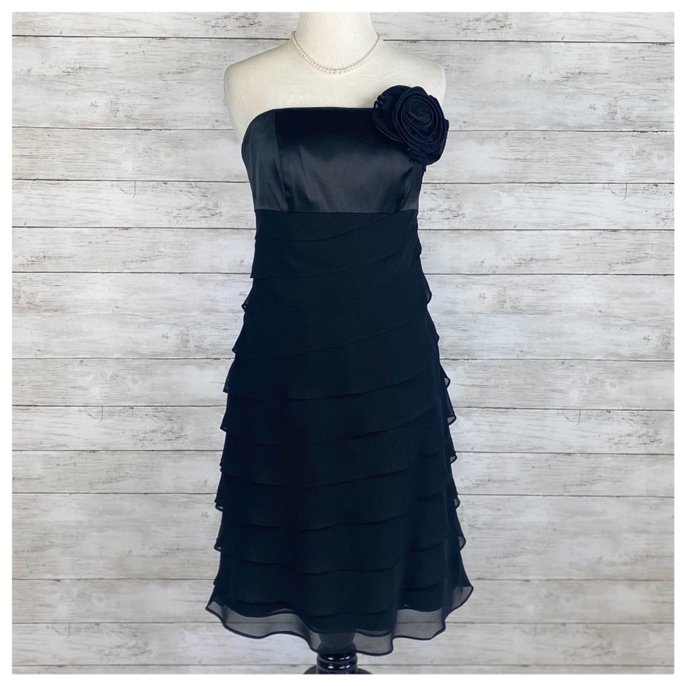 **TAKING DOWN** White House Black Market Big Flower Waterfall Dress - Picture 1 of 10